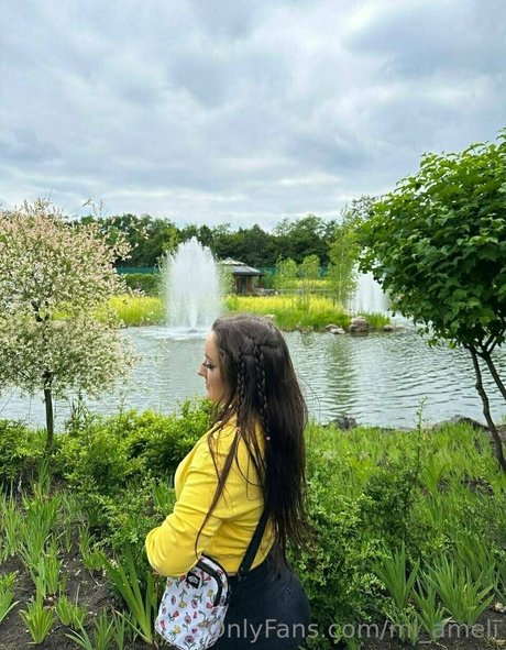 mi ameli xxx model photo