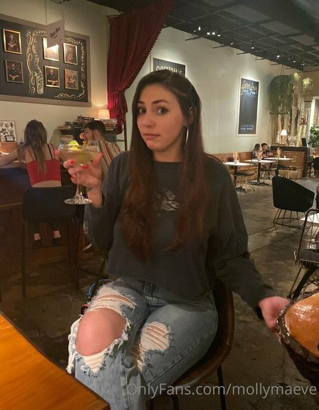 mollymaeve art actress image