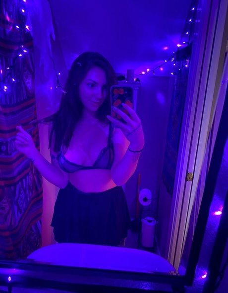 mollymaeve star art gallery