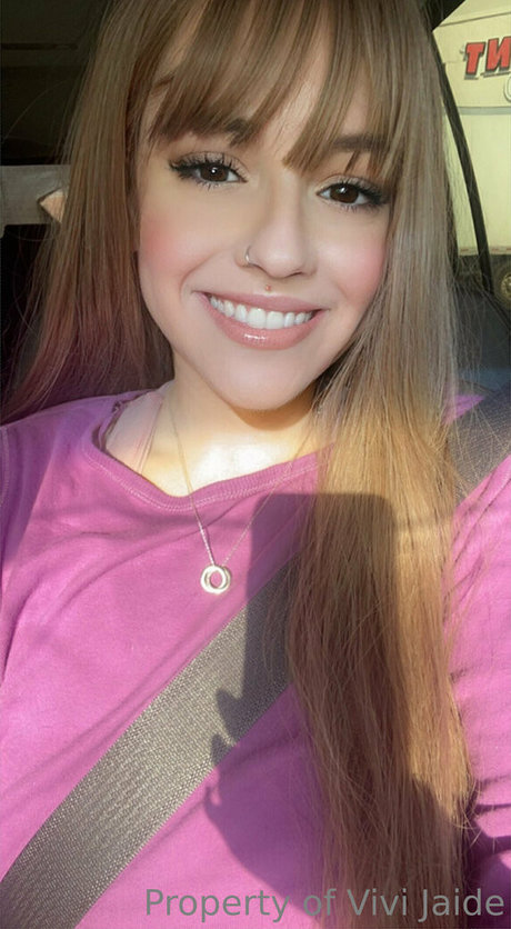 vivi jaide model pics