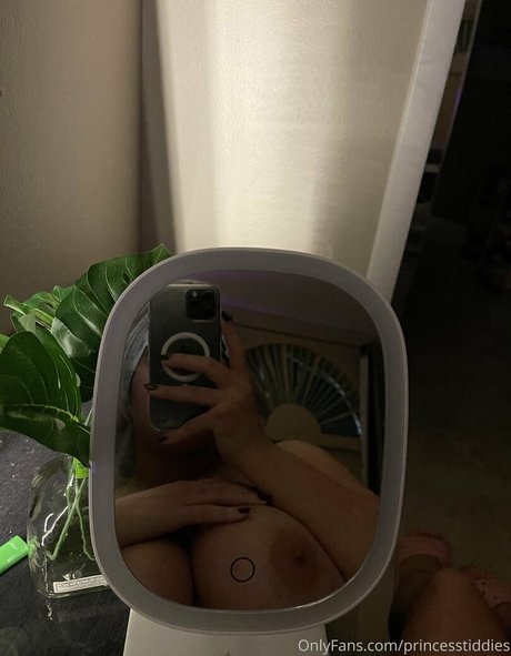 waitress onlyfans art nude picture