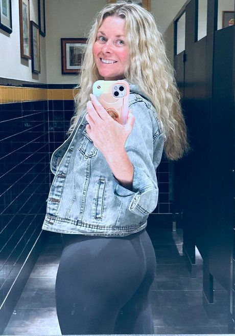 squat onlyfans erotic pics