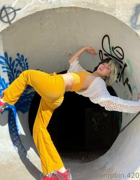 dawnrobin 420 nude model photo