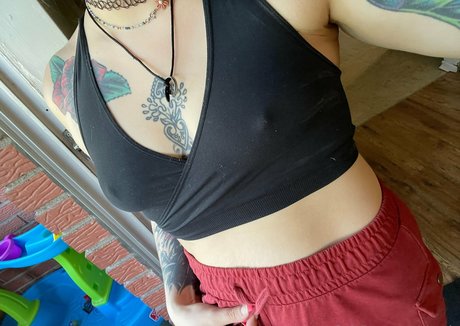 sixxela sexy pornstar image