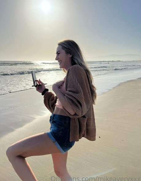 mikeaveryxxx art model img