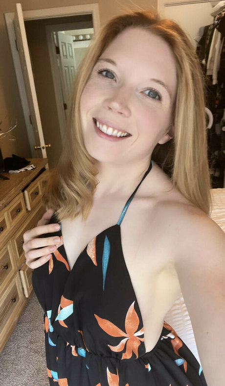 Peachy Noel pornstar nice image