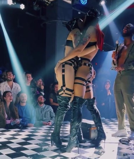 Shira Mosi star erotic pics