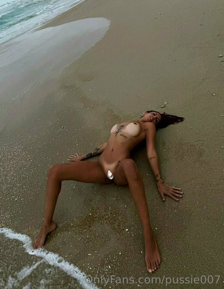 Shira Mosi model high quality img