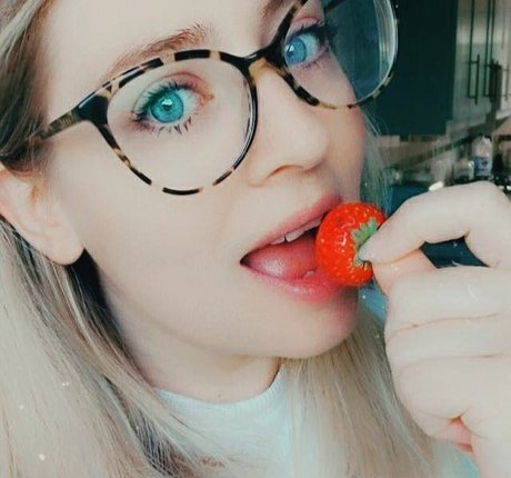 lottielushloves model nude pic