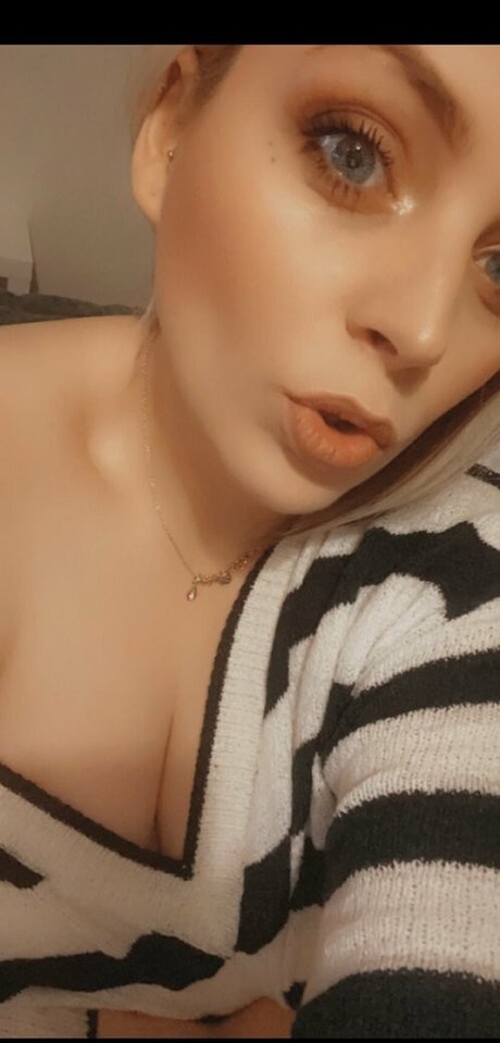 skyemoore exclusive model img