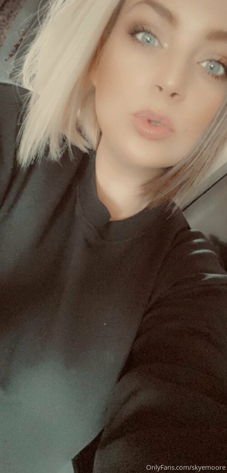 skyemoore pretty pornstar photos