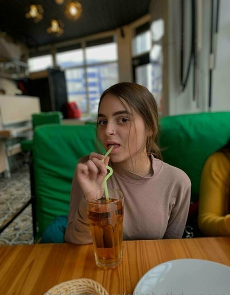 teenybabydolll hd actress img