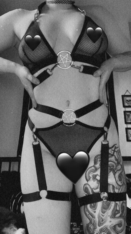 smokewitch13 model nude gallery