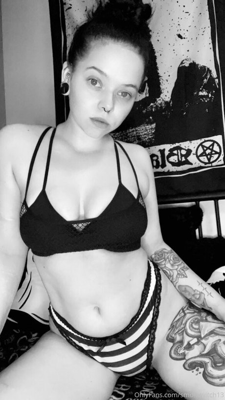 smokewitch13 adult model gallery