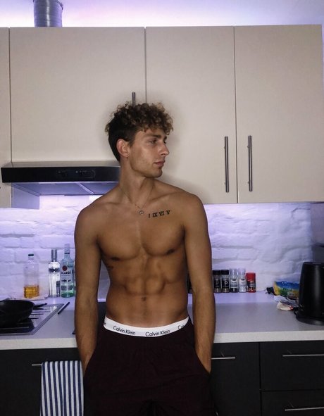 battyboyfree star sexy images