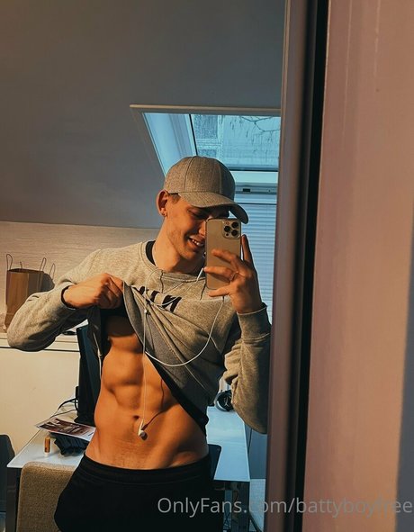 battyboyfree star perfect photos