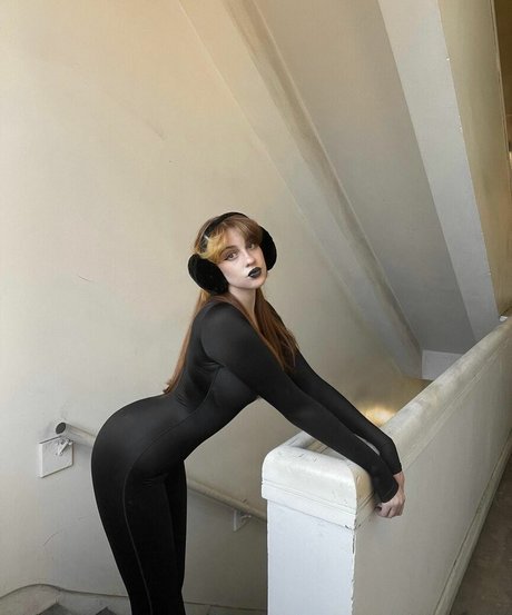 Tati Bruening pornstar adult img