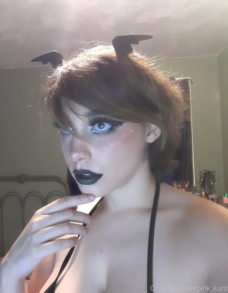 pink kunt erotic model image