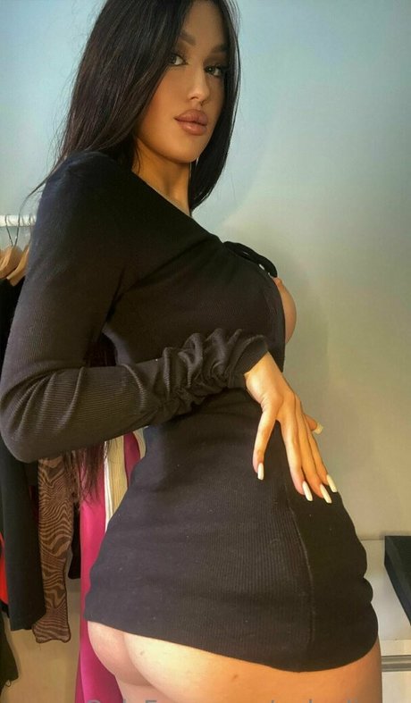 kissolivia model top img