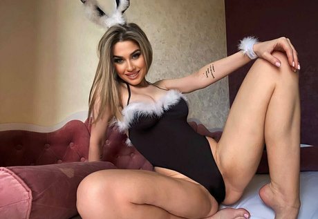 kissolivia best model picture