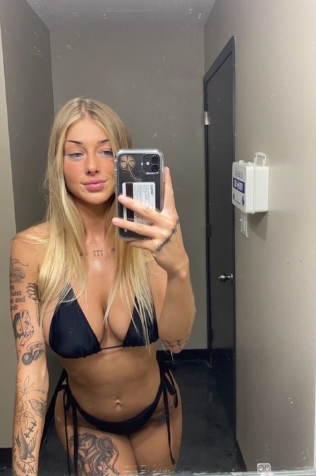 Rylee Pattersun nude pornstar pictures