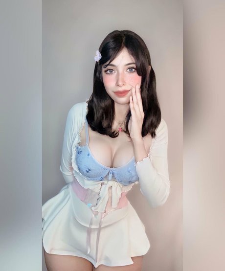 Lilywaifu star naked image