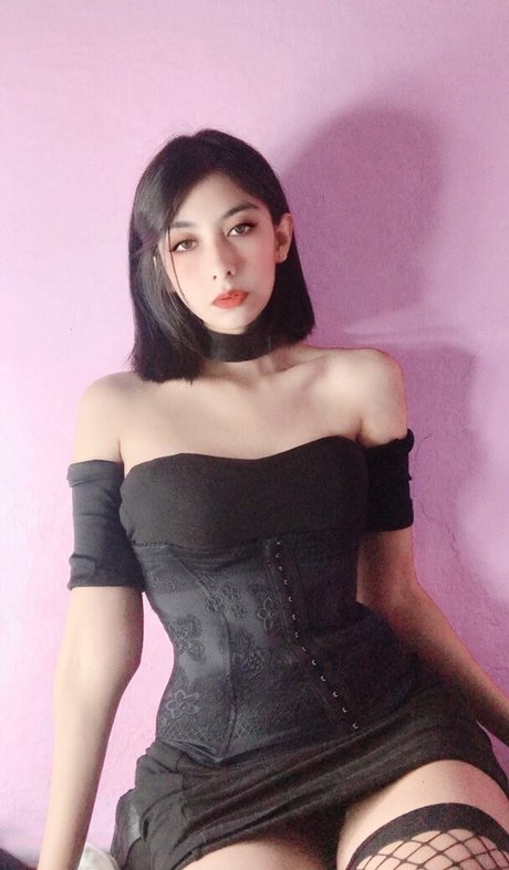 Lilywaifu pornographic model pictures