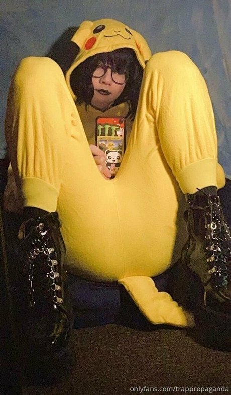 clairity model naked picture