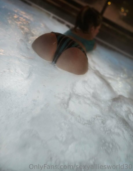 amateur mom onlyfans pornographic picture