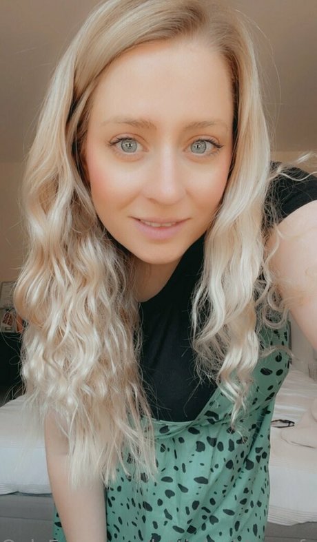 lottielushlovesfree naked star images