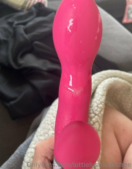 lottielushlovesfree pornstar pretty pictures