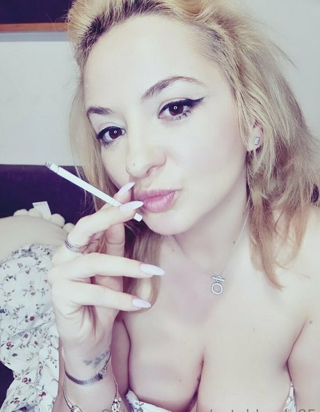 cuteblonde85 perfect actress galleries