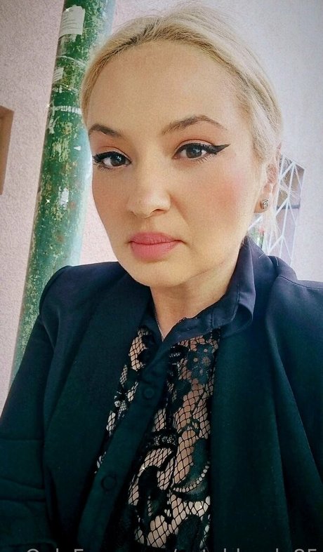 cuteblonde85 model erotic images