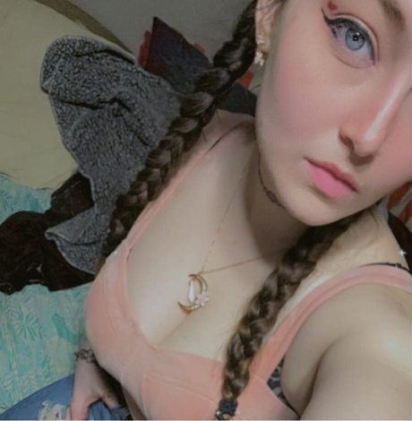 Lylah Love art star picture