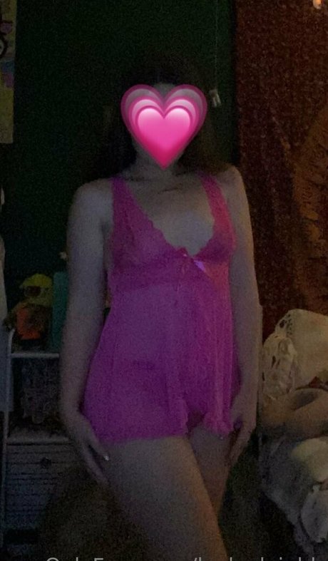 laylaaleighh hot actress picture