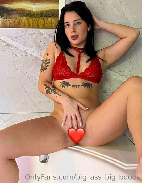 big ass big boobs Profile Photo