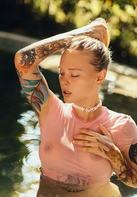 olimooooo adult model archive