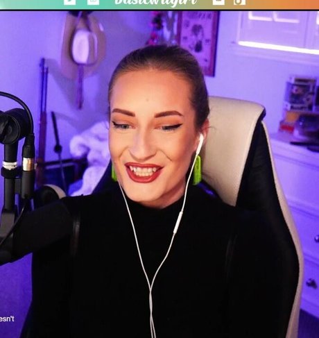 hot mature onlyfans naked picture