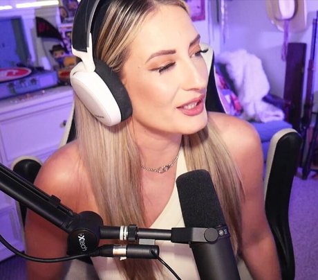 BasicWitGirl model top archive