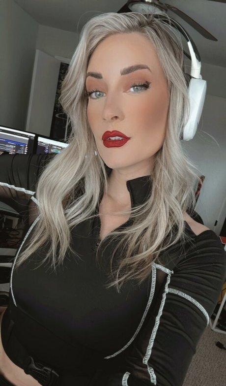 flat chested onlyfans xxx gallery