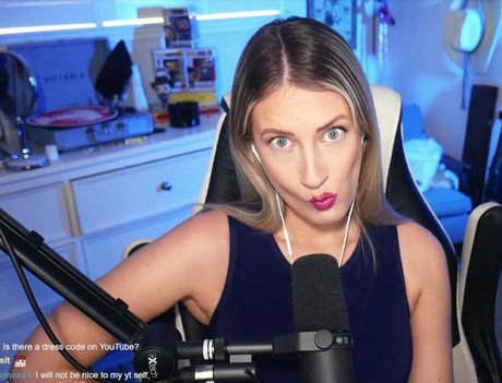 BasicWitGirl xxx actress gallery