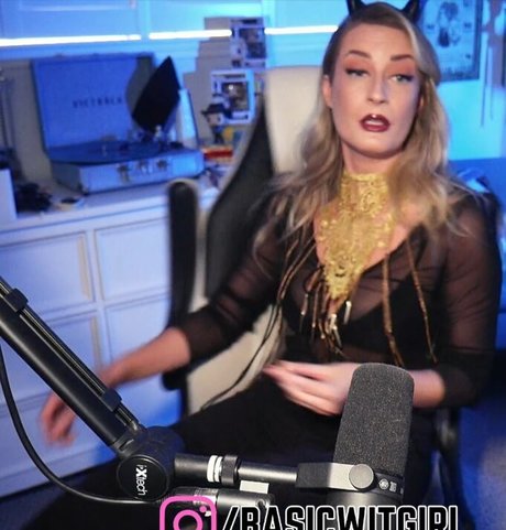 BasicWitGirl Profile Photo