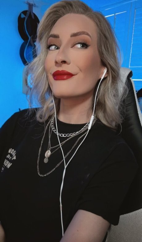 BasicWitGirl model img