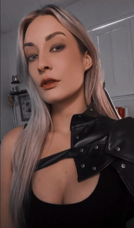 BasicWitGirl model beautiful pictures