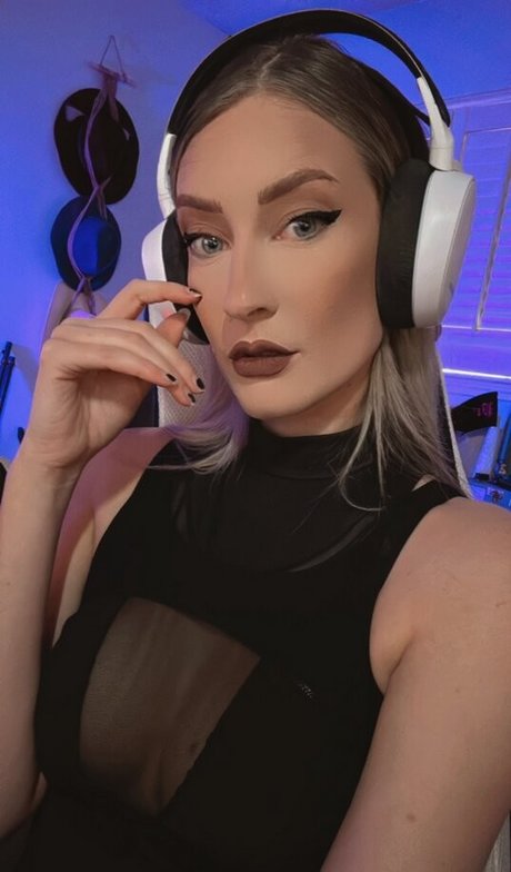 BasicWitGirl pornographic star archive