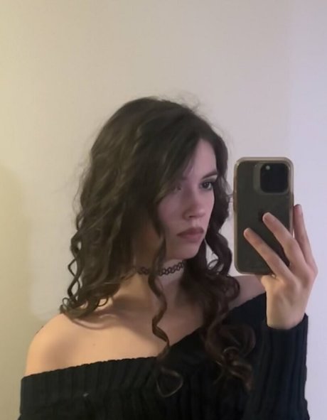 Skatie420 pornstar naked picture