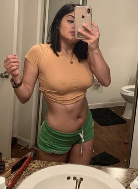 Daniela Chaverry free star photo