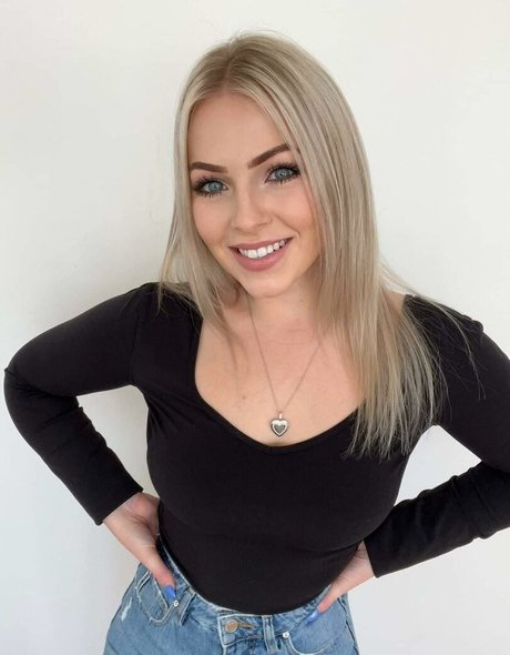 Yourfavblondexxx beautiful actress images