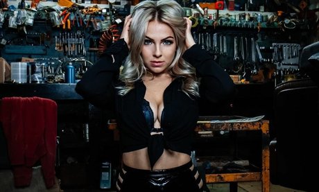 Yourfavblondexxx star nudes pics