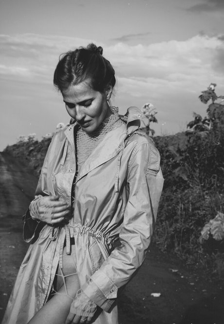 flat chested onlyfans hot naked pic